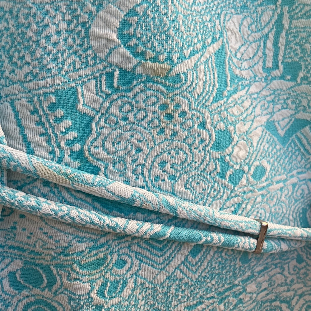 Vintage 60s 70s Bright Sky Blue & White Swirly Knee Length Sleeveless Day Dress - Picture 4 of 11